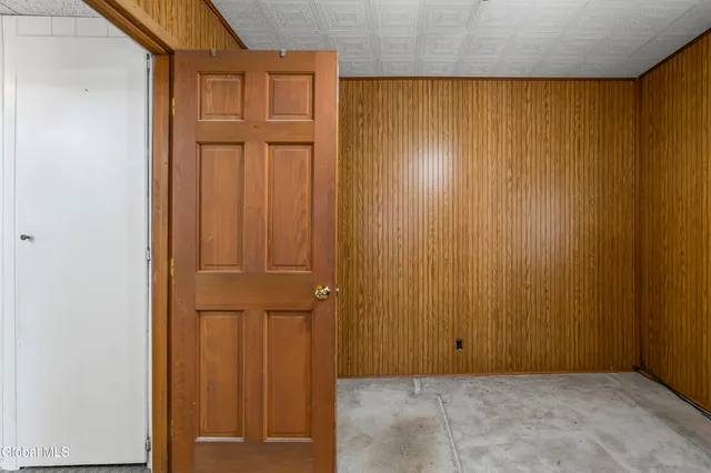 $250,000 | 268 Maryland Avenue East, East Greenbush, NY 12144