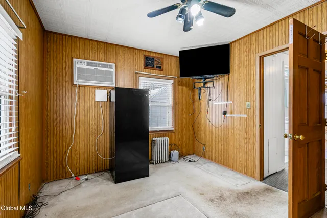 $250,000 | 268 Maryland Avenue East, East Greenbush, NY 12144