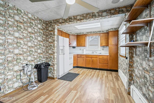 $250,000 | 268 Maryland Avenue East, East Greenbush, NY 12144