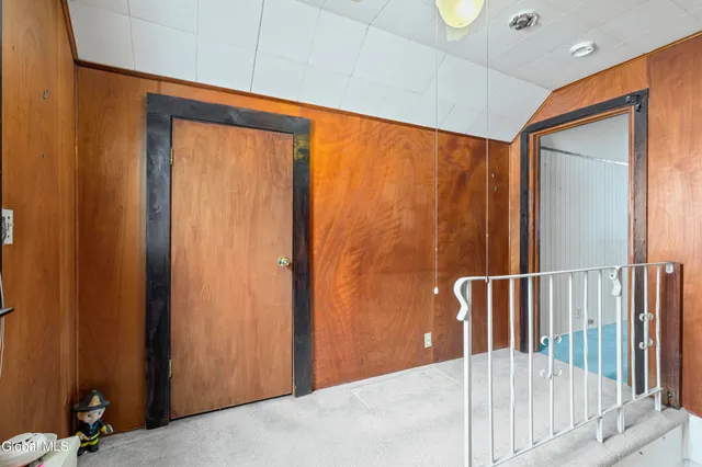 $250,000 | 268 Maryland Avenue East, East Greenbush, NY 12144