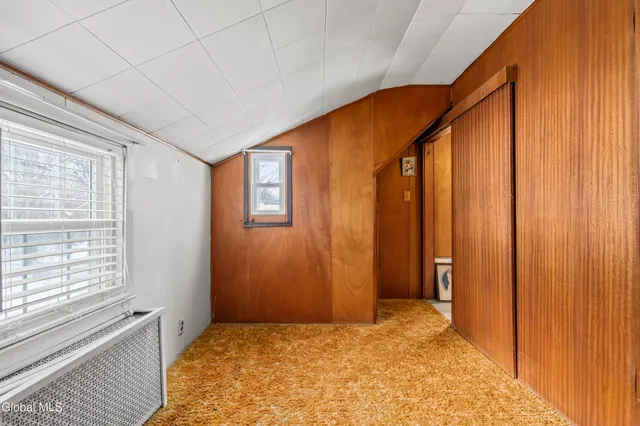 $250,000 | 268 Maryland Avenue East, East Greenbush, NY 12144