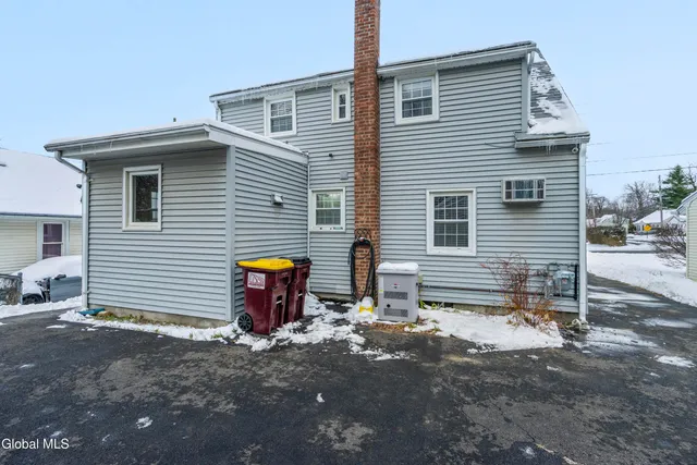 $250,000 | 268 Maryland Avenue East, East Greenbush, NY 12144