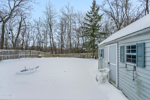 $250,000 | 268 Maryland Avenue East, East Greenbush, NY 12144