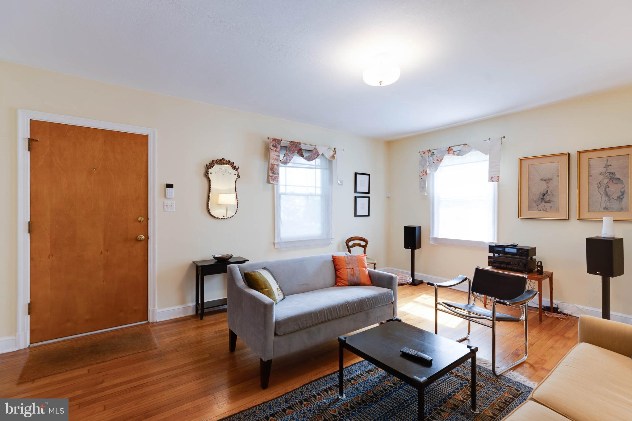 308 Franklin Place Silver Spring, MD 20901 - Photo 2 of 25 Welcoming entrance.