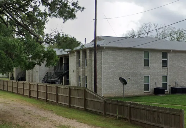 $765 | 225 South 13th Street, West Columbia, TX 77486