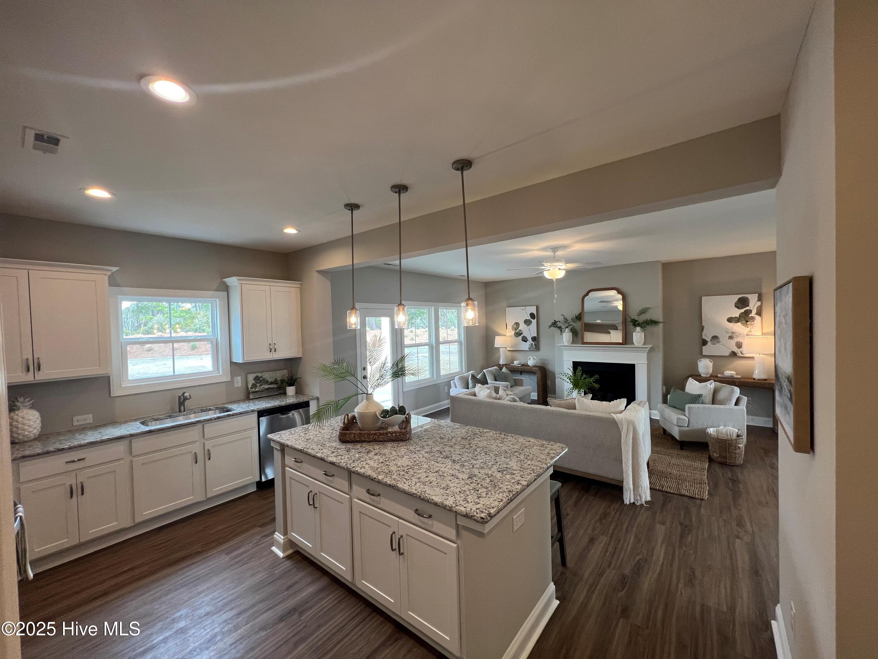 324 Langston Road Hampstead, NC 28443 - Photo 7 of 26 Gaston kitchen2