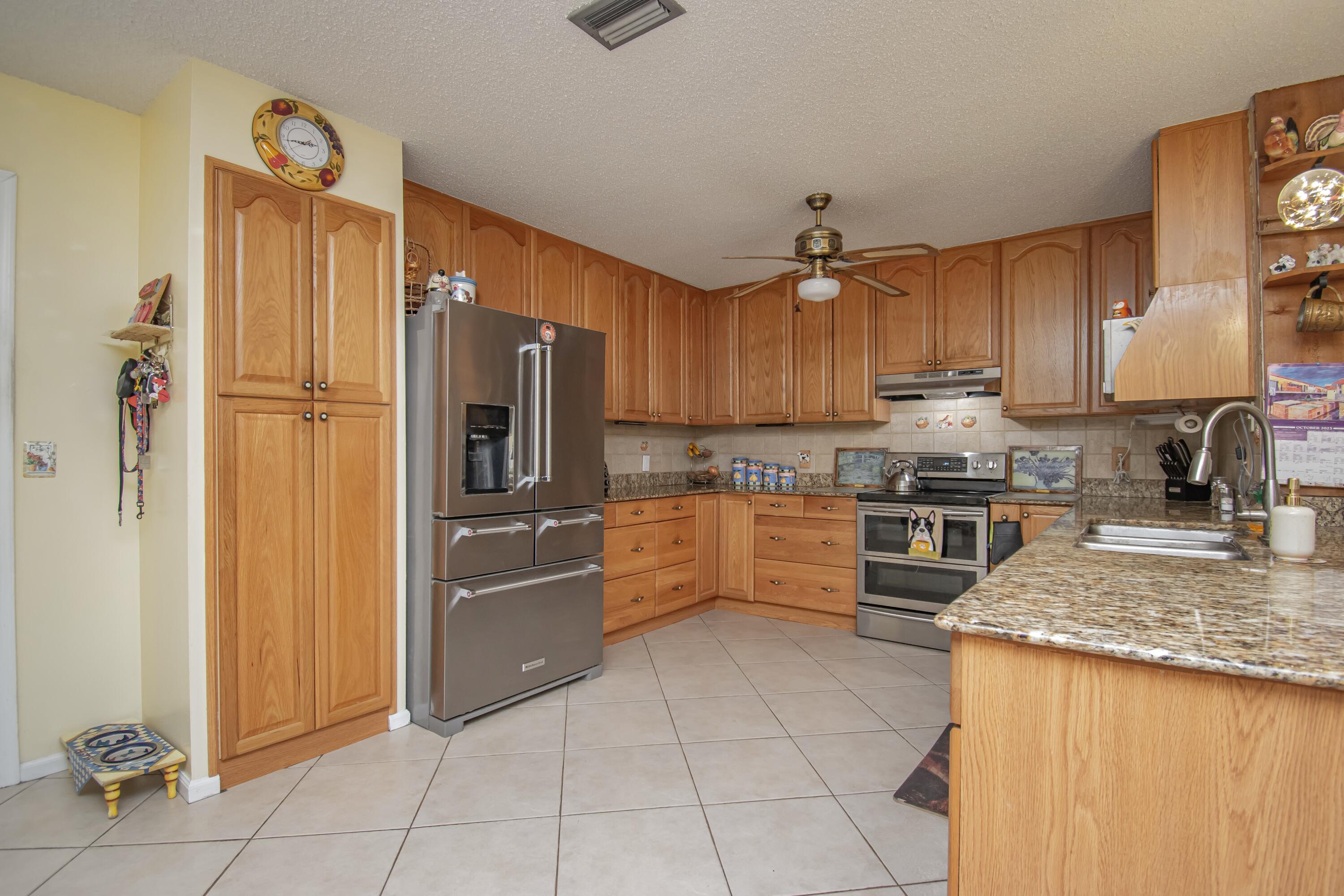 7480 San Clemente Place Boca Raton, FL 33433 - Photo 8 of 35 A1922AE2-5875-4EED-B67F-1490D2DA65AE