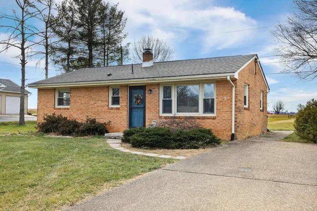 $320,000 | 19 Pleasant Valley Drive, Weyers Cave, VA 24486