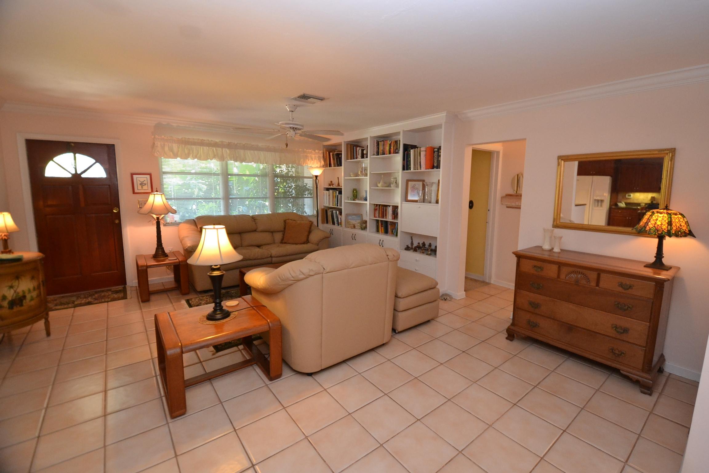 101 Northwest 6th Avenue Boca Raton, FL 33432 - Photo 14 of 39 lr and front door