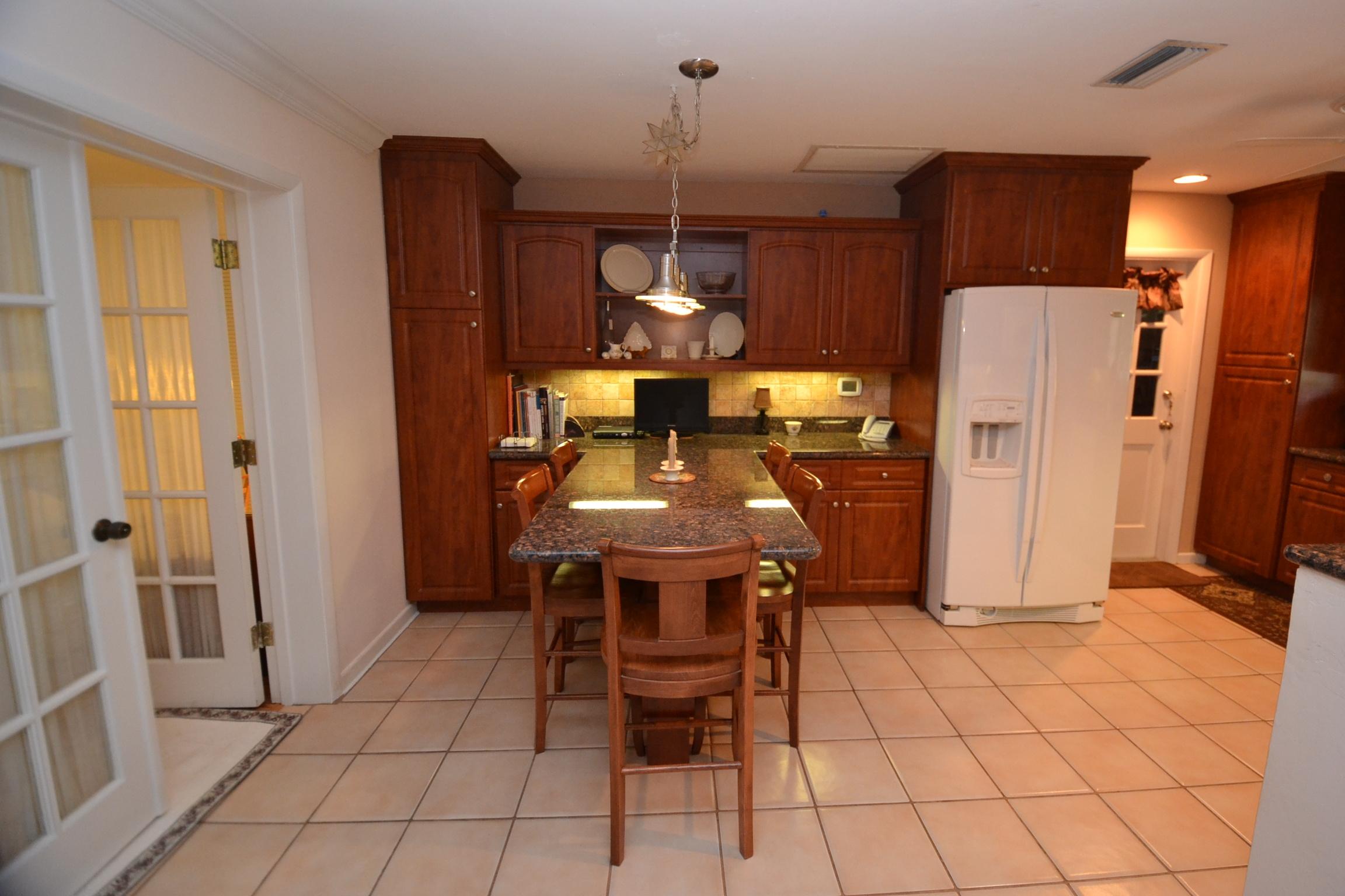 101 Northwest 6th Avenue Boca Raton, FL 33432 - Photo 25 of 39 eat-in kitch3
