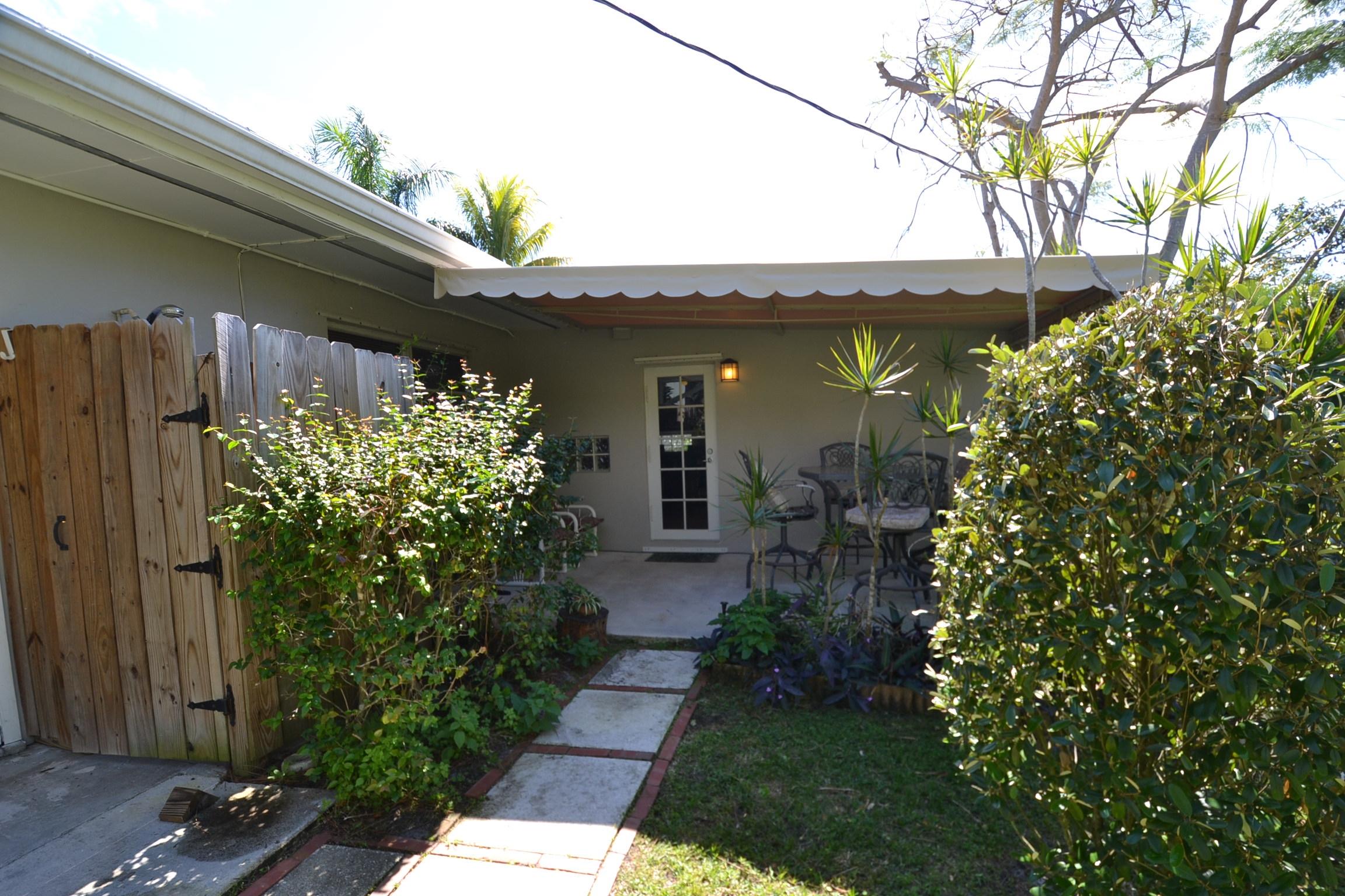 101 Northwest 6th Avenue Boca Raton, FL 33432 - Photo 7 of 39 back porch3