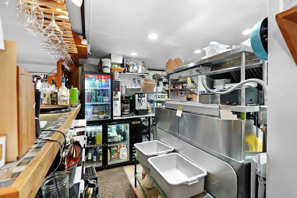218 Upper Main Street Edgartown, MA 02539 - Photo 10 of 20