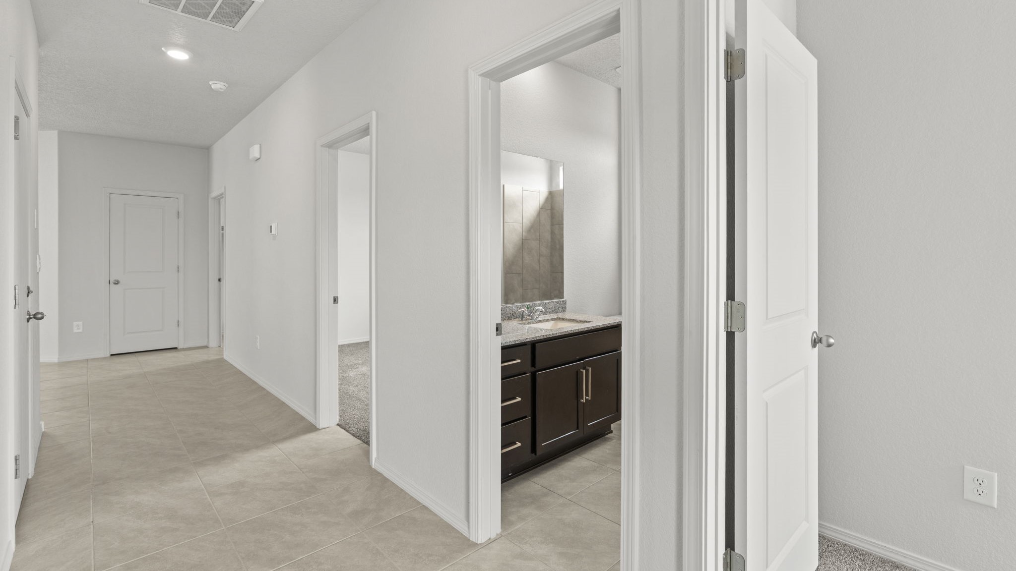 4116 Emerson Drive Northeast Rio Rancho, NM 87144 - Photo 11 of 15 stock photo