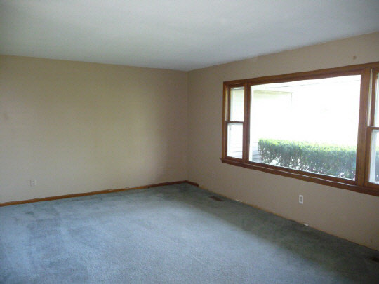 8631 North Pecatonica Road Pecatonica, IL 61063 - Photo 3 of 11 Gallery Image 3