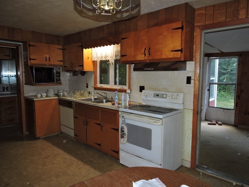 21 City Depot Road Charlton, MA 01507 - Photo 21 of 39