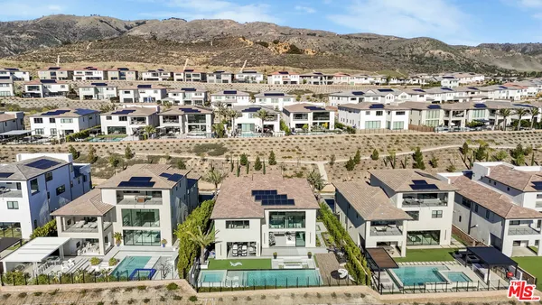 $3,880,000 | 20306 Willoughby Lane, Porter Ranch, CA 91326