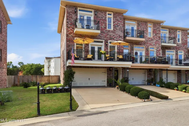 $319,500 | 17 Oak Alley Lane, Long Beach, MS 39560