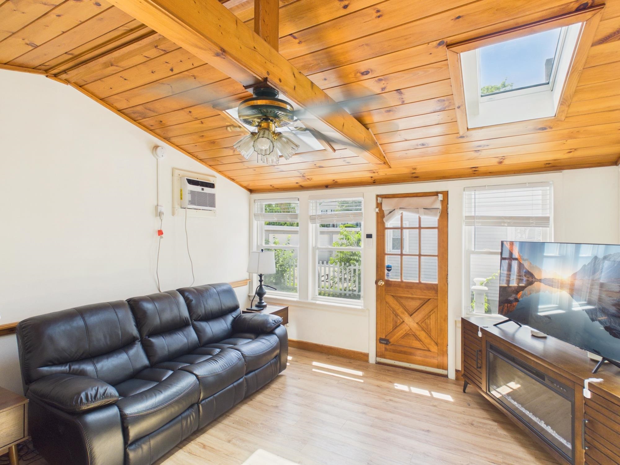 29 Manchester Street Nashua, NH 03064 - Photo 24 of 42