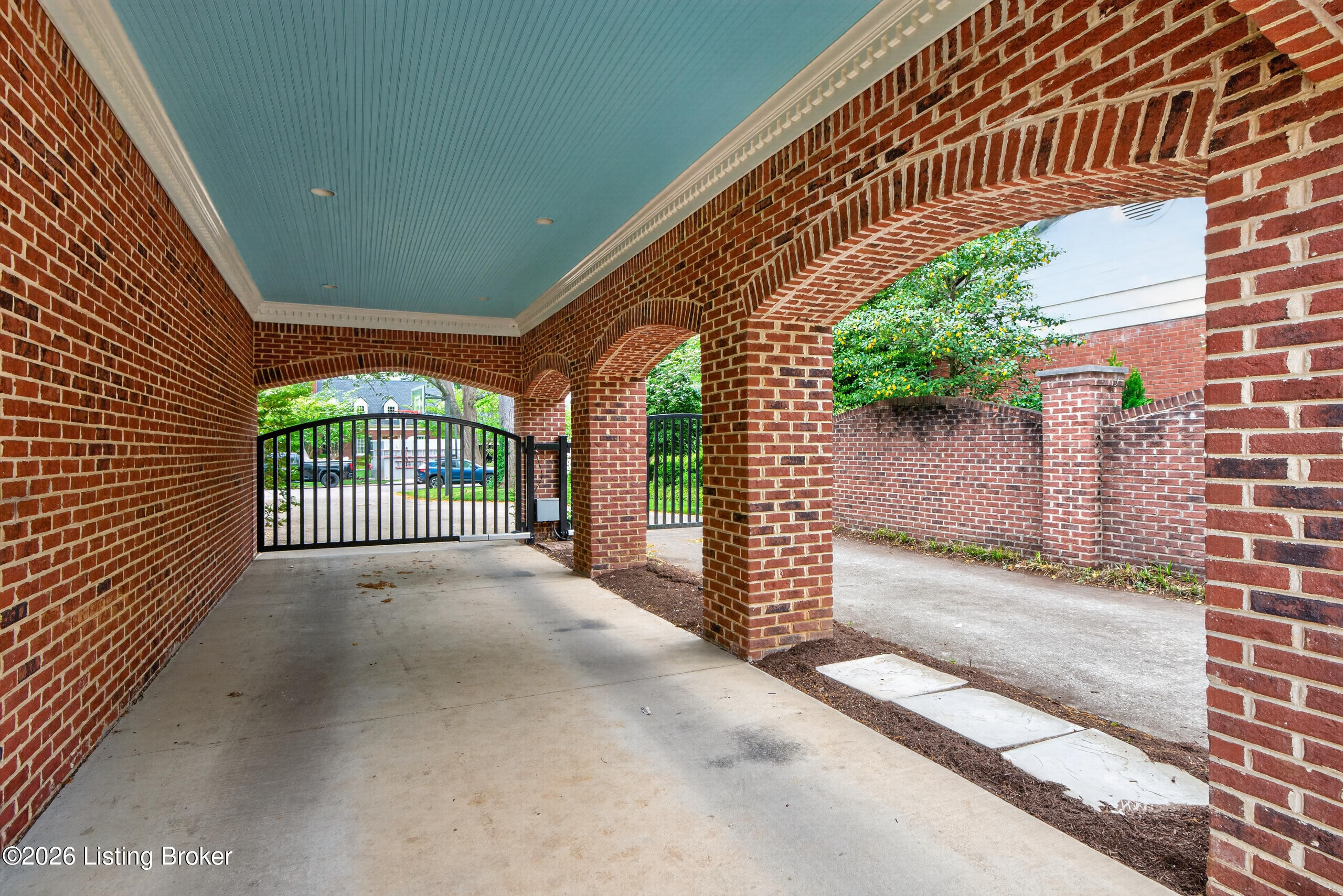 1633 Ashwood Road Lexington, KY 40502 - Photo 8 of 9 CS08 1633ashwood58