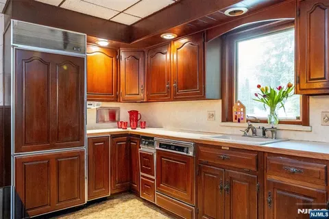 $399,000 | 66 Coeyman Avenue, Bloomfield, NJ 07003