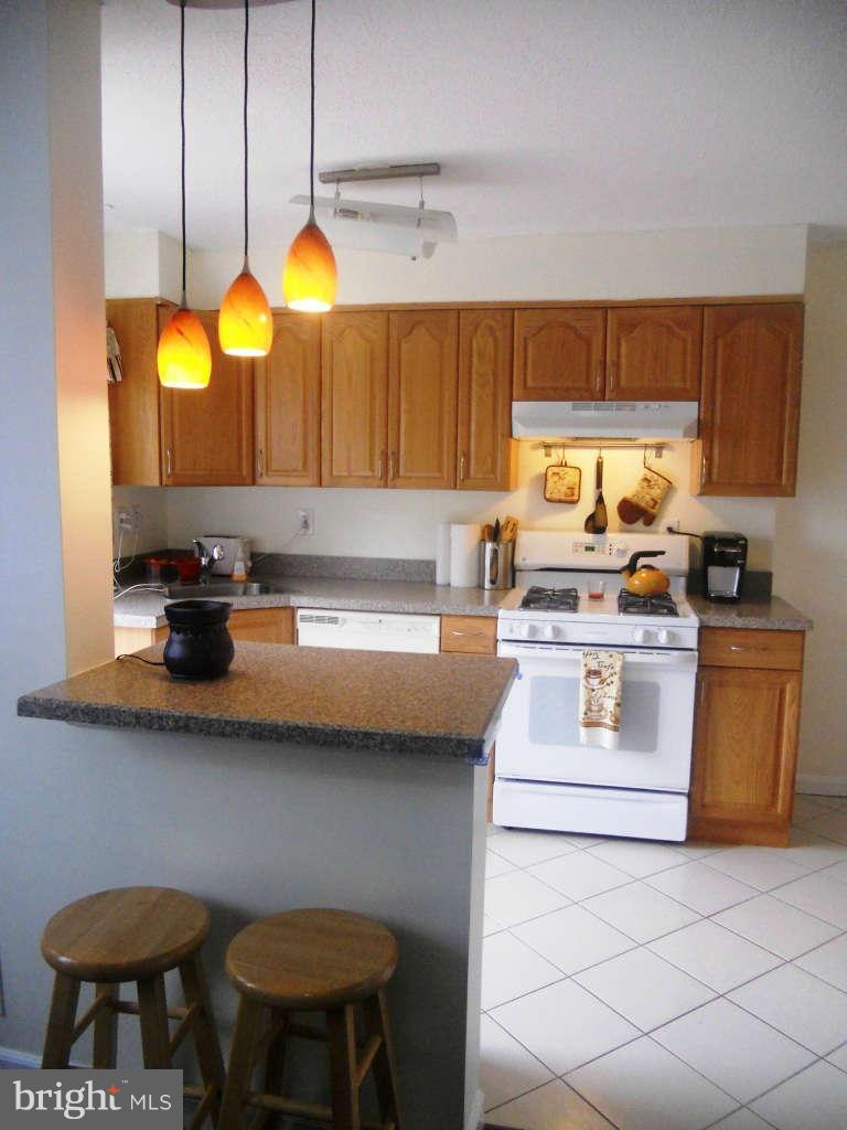 15 Haley Road Baltimore, MD 21221 - Photo 6 of 26 Breakfast Bar