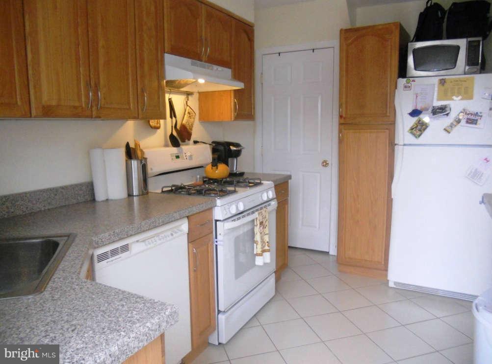 15 Haley Road Baltimore, MD 21221 - Photo 8 of 26 Kitchen