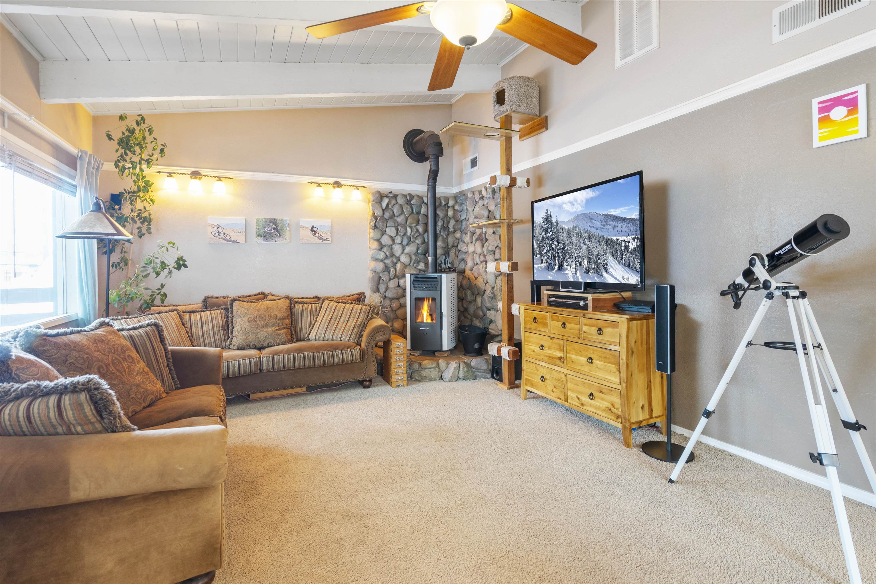 1875 Old Mammoth Road, Unit 32 Mammoth Lakes, CA 93546 - Photo 2 of 23