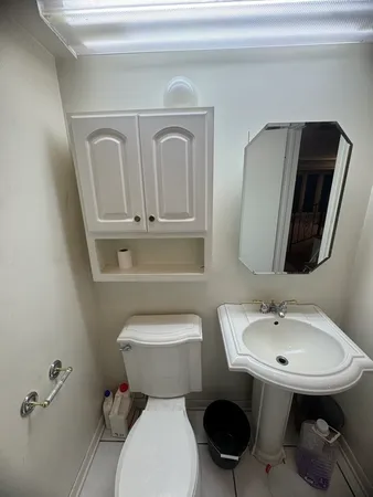 $3,500 | 225 East River Road, Des Plaines, IL 60016