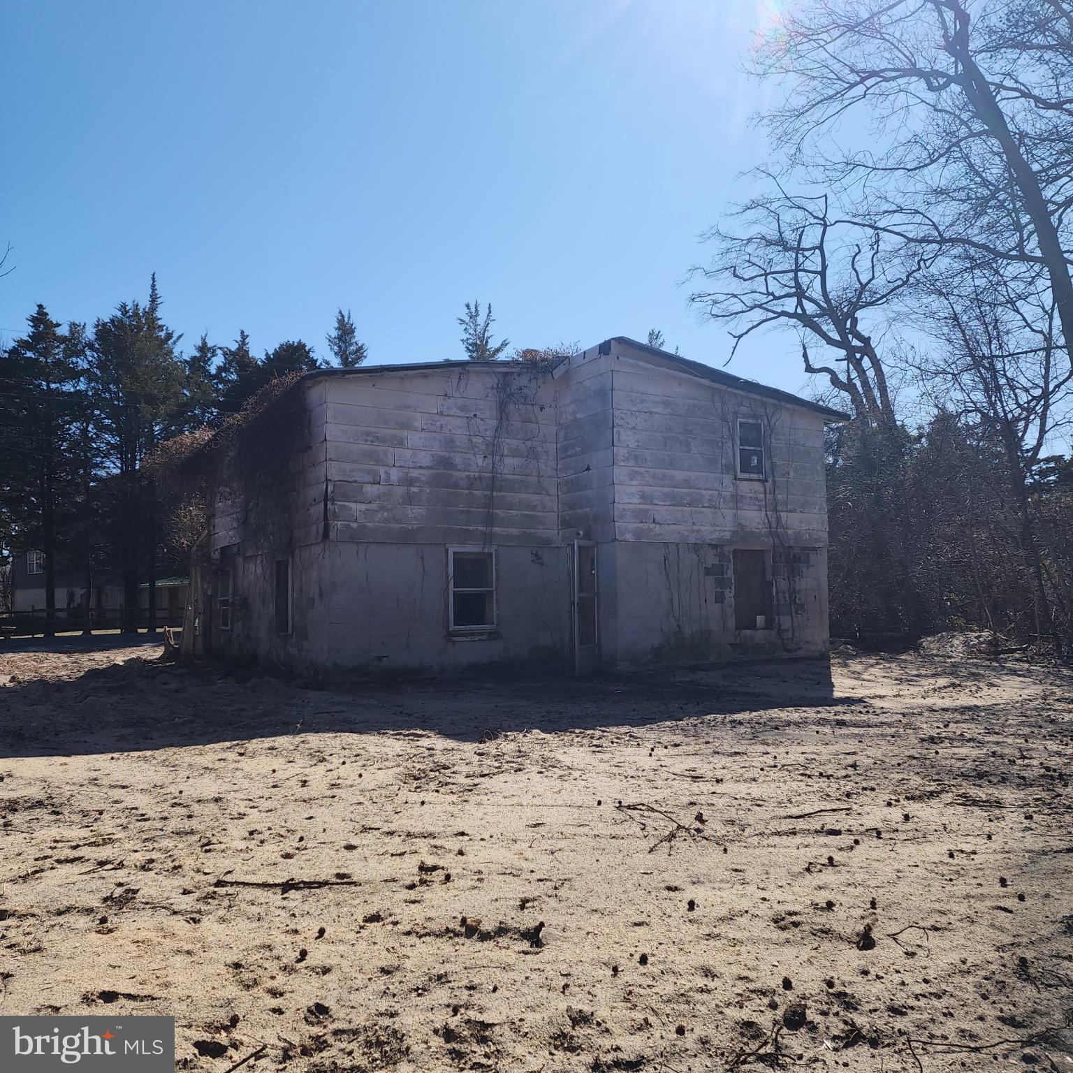 112 Sheppard Davis Road Cedarville, NJ 08311 - Photo 5 of 5 Weathered charm of a forgotten home.