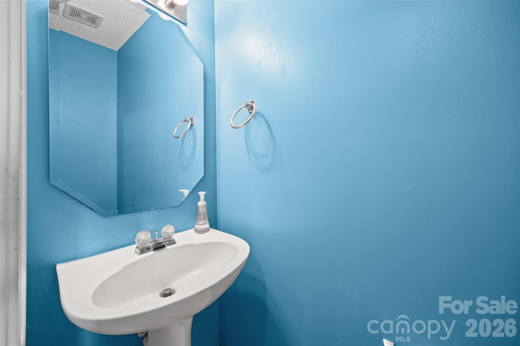 3240 Barons Court Road Charlotte, NC 28213 - Photo 14 of 29 Gallery Image 14