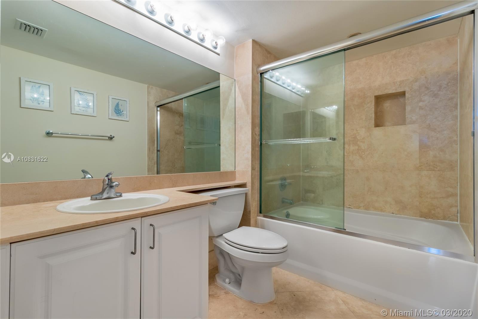 90 Alton Road, Unit 1909 Miami Beach, FL 33139 - Photo 18 of 21