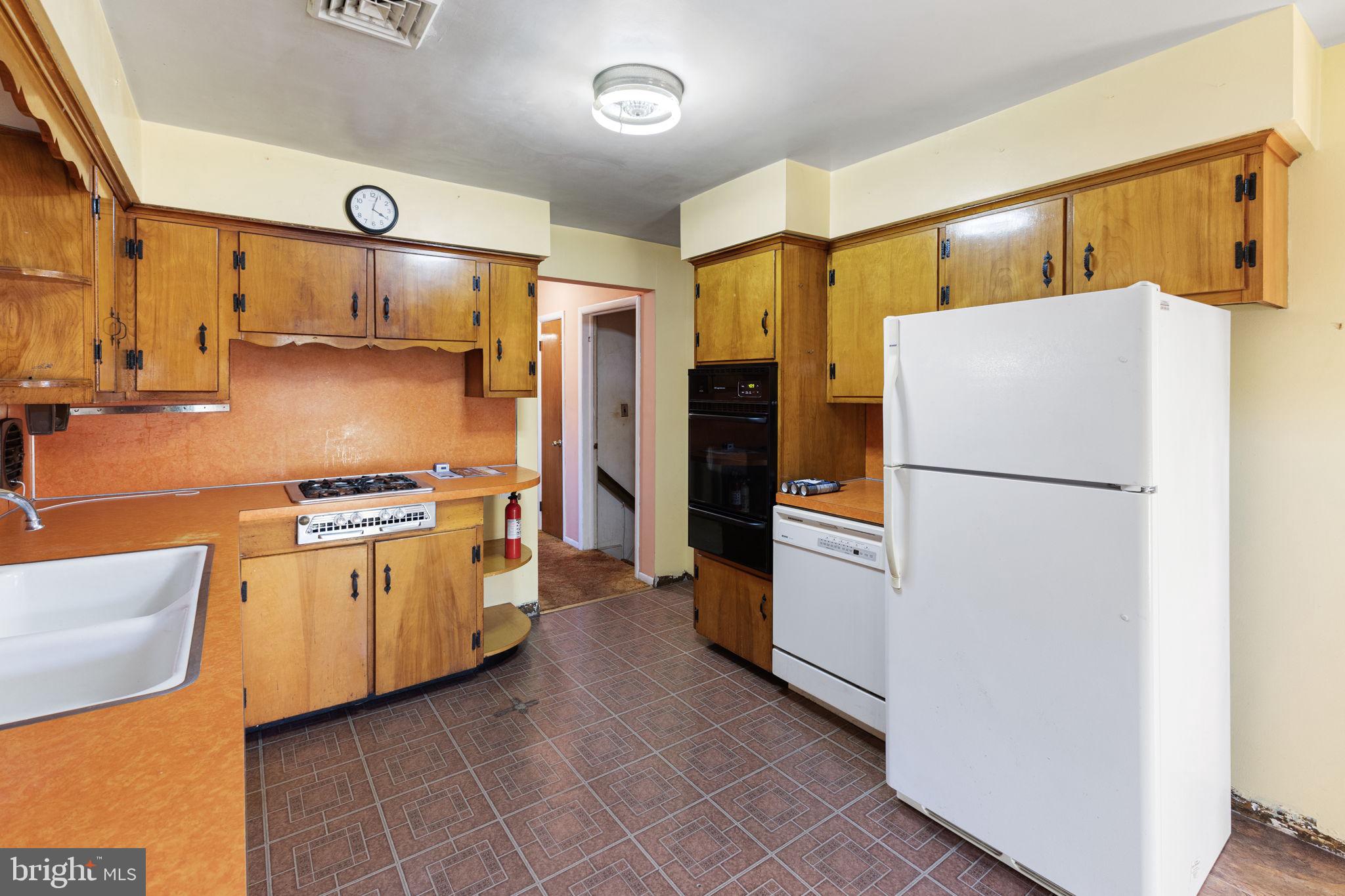 162 Elizabeth Avenue Hamilton, NJ 08610 - Photo 8 of 30
