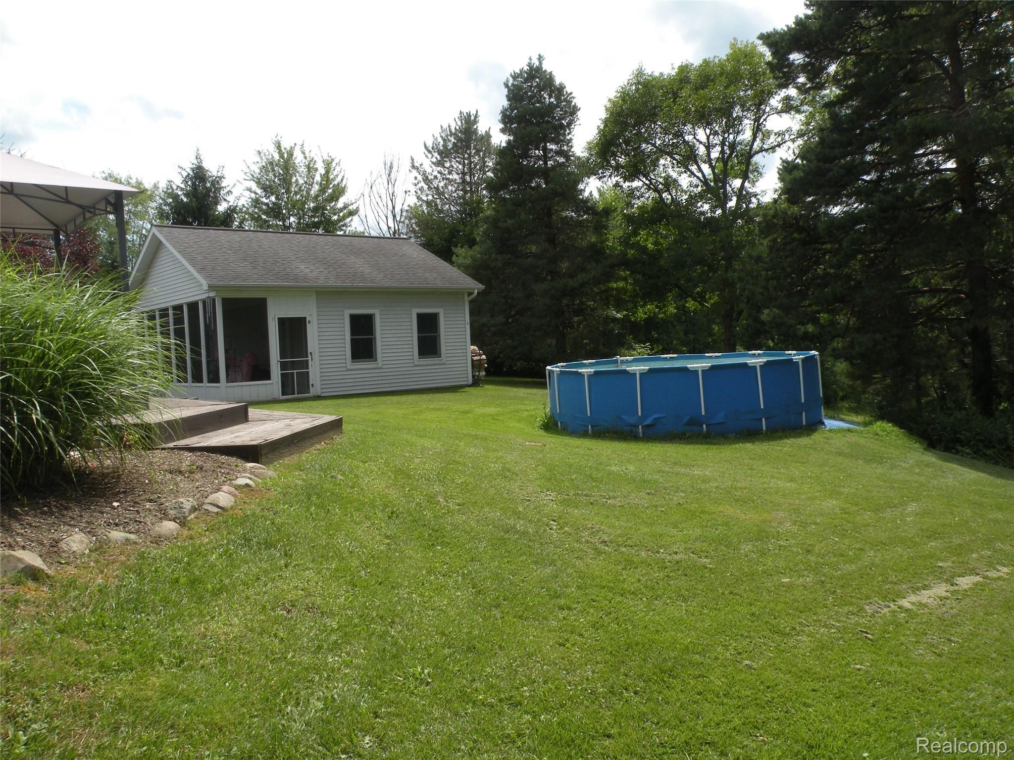 6042 Atlas Road Grand Blanc, MI 48439 - Photo 31 of 43 DSCN9015.JPG