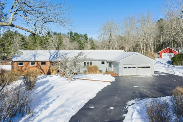 $1,295,000 | 69 Falmouth Road, Falmouth, ME 04105