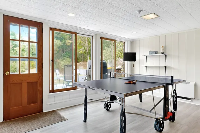 $1,295,000 | 69 Falmouth Road, Falmouth, ME 04105