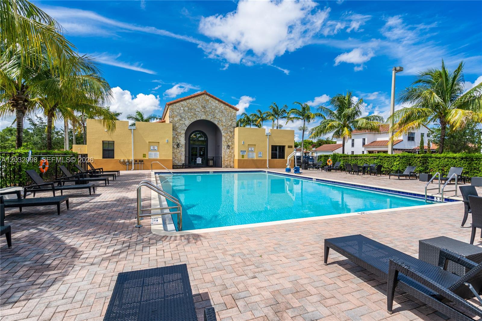 9925 Northwest 10th Street Miami, FL 33172 - Photo 49 of 51