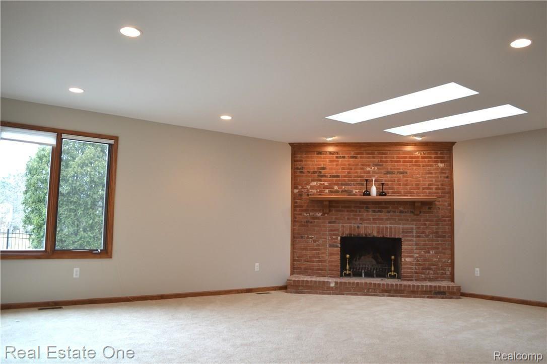 30992 Country Ridge Circle Farmington, MI 48331 - Photo 17 of 40 18.jpg