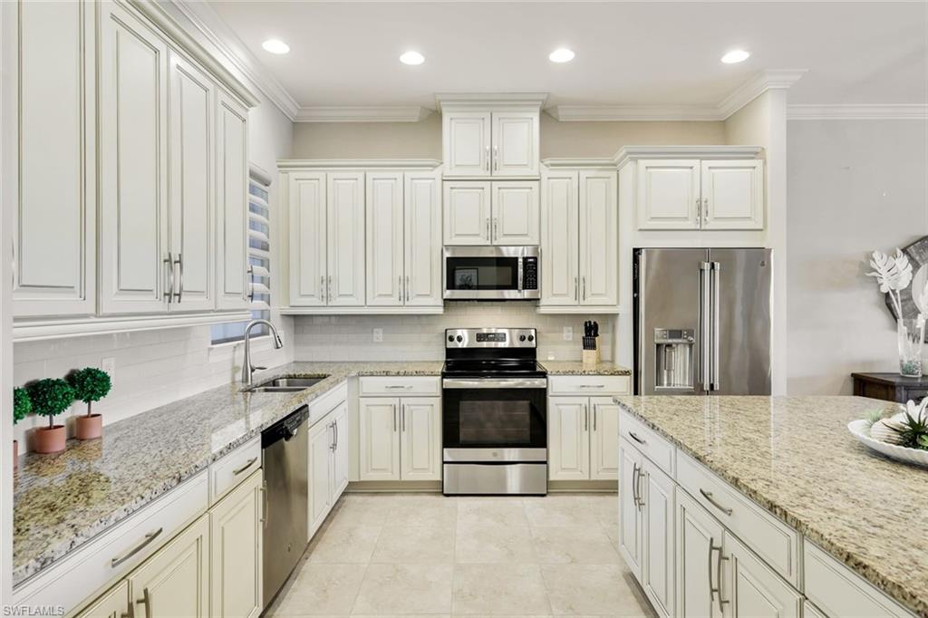 9678 Montelanico Loop, Unit 202 Naples, FL 34119 - Photo 11 of 44