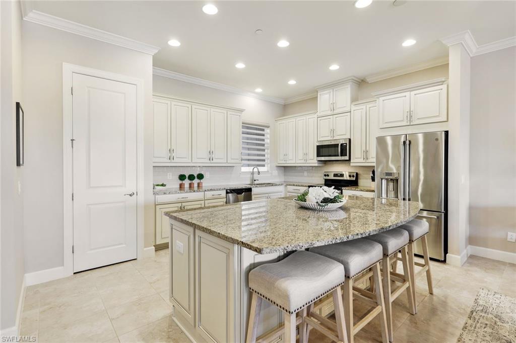 9678 Montelanico Loop, Unit 202 Naples, FL 34119 - Photo 12 of 44