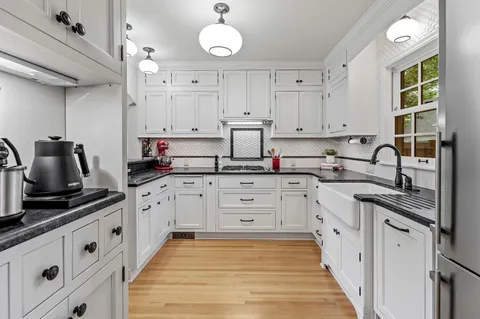 $725,000 | 1843 West Highland Parkway, St. Paul, MN 55116