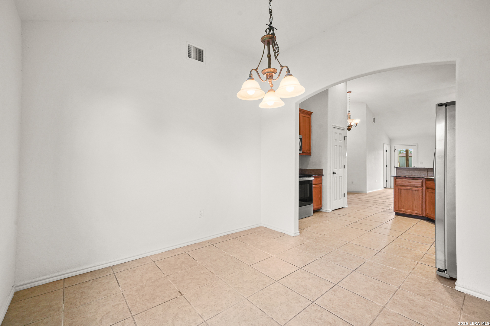 725 Cimarron Square Poteet, TX 78065 - Photo 15 of 37