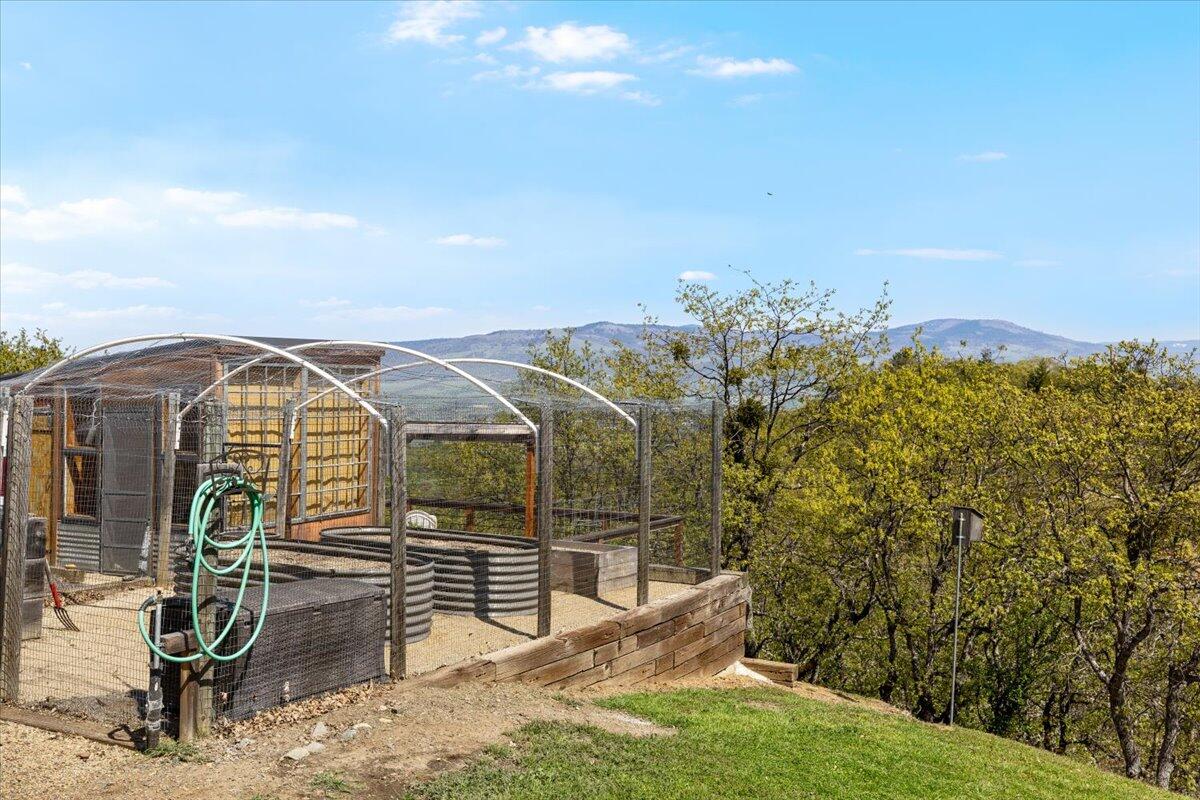 5229 Pioneer Road Medford, OR 97501 - Photo 44 of 62 Your own greenhouse and planting area.