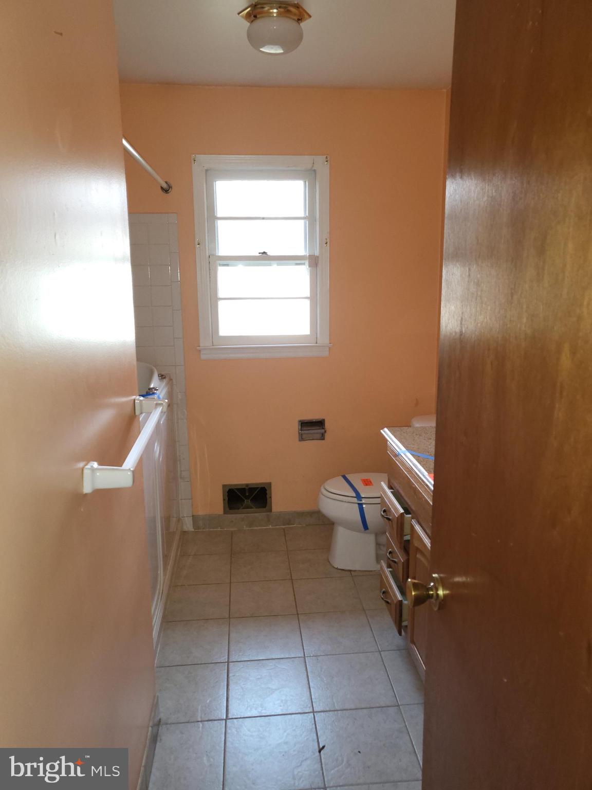 5 Randi Way Titusville, NJ 08560 - Photo 24 of 26 Hall bath