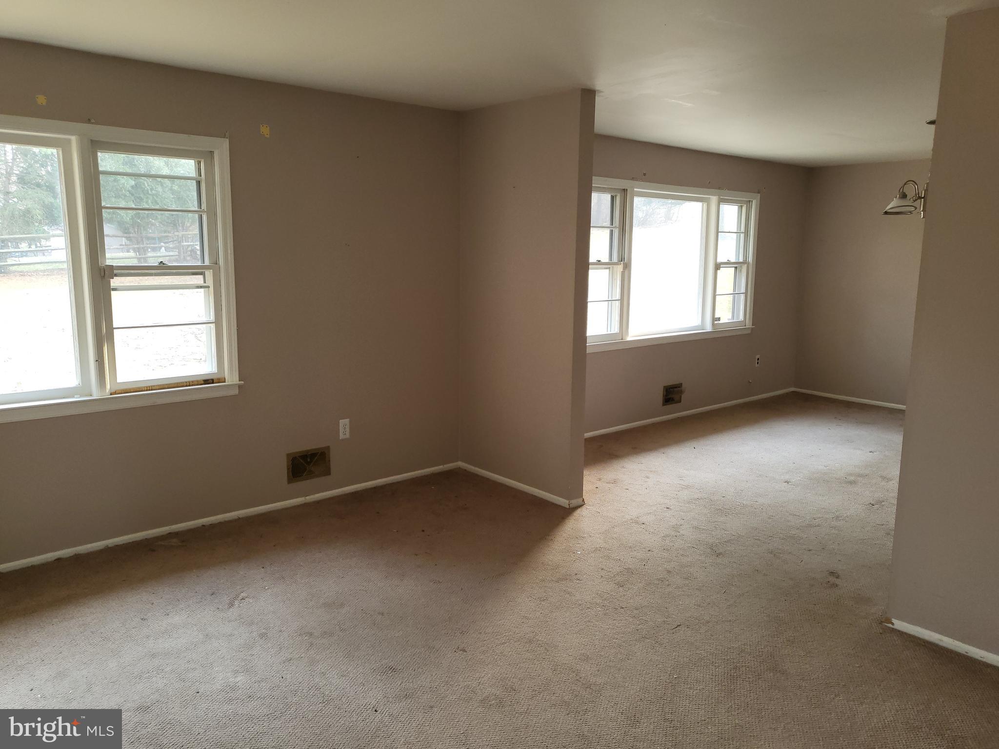 5 Randi Way Titusville, NJ 08560 - Photo 8 of 26 Living Room Dining Room