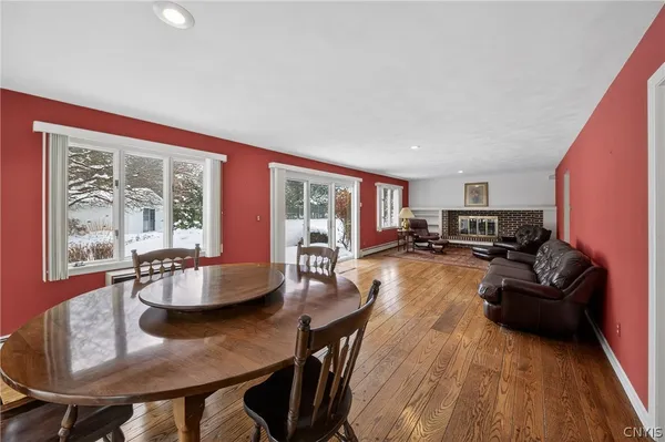 $879,900 | 800 South Manlius Street, Manlius, NY 13066