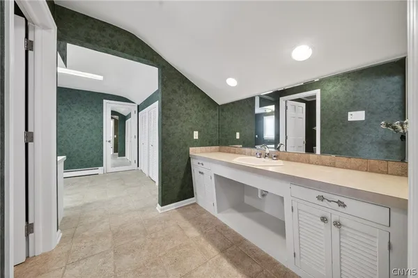 $879,900 | 800 South Manlius Street, Manlius, NY 13066