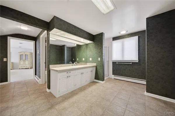 $879,900 | 800 South Manlius Street, Manlius, NY 13066