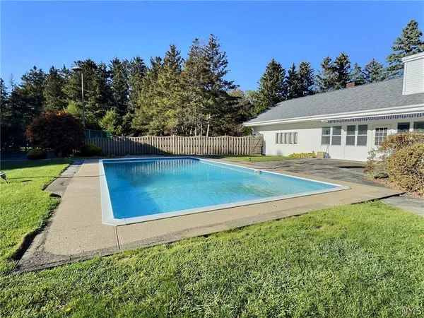 $879,900 | 800 South Manlius Street, Manlius, NY 13066