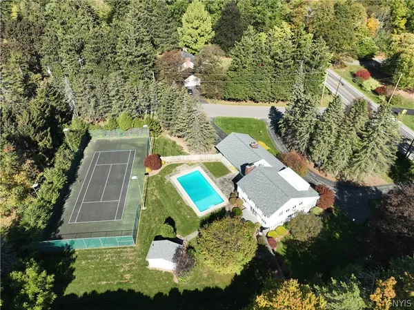 $879,900 | 800 South Manlius Street, Manlius, NY 13066