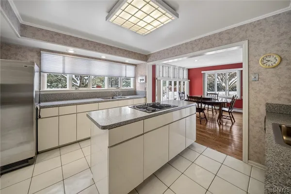 $879,900 | 800 South Manlius Street, Manlius, NY 13066